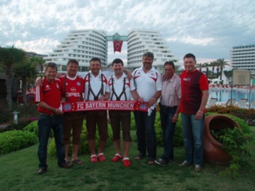 Bayern-Fanclubmitglieder auf Urlaubsreise in der Türkei