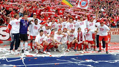 Wir gratulieren dem FC Bayern München, der Mannschaft, dem Vorstand und allen Mitarbeitern zum 22. Meistertitel der Deutschen Fussball-Bundesliga!!!
