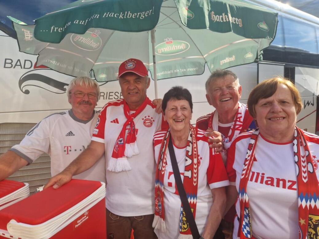 FC BAYERN  vs  SC Freiburg