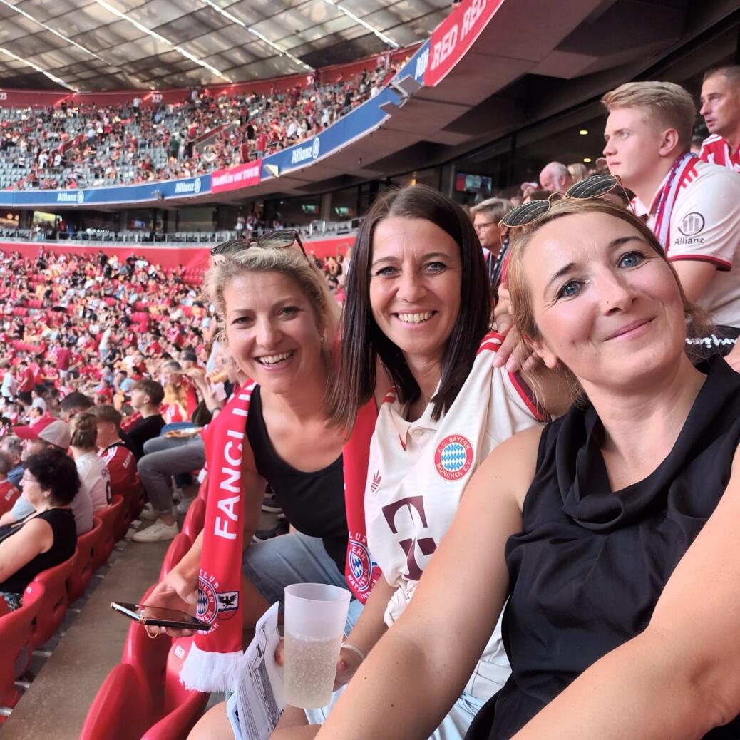 FC BAYERN  vs  SC Freiburg