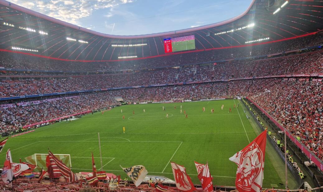 FC BAYERN  vs  SC Freiburg