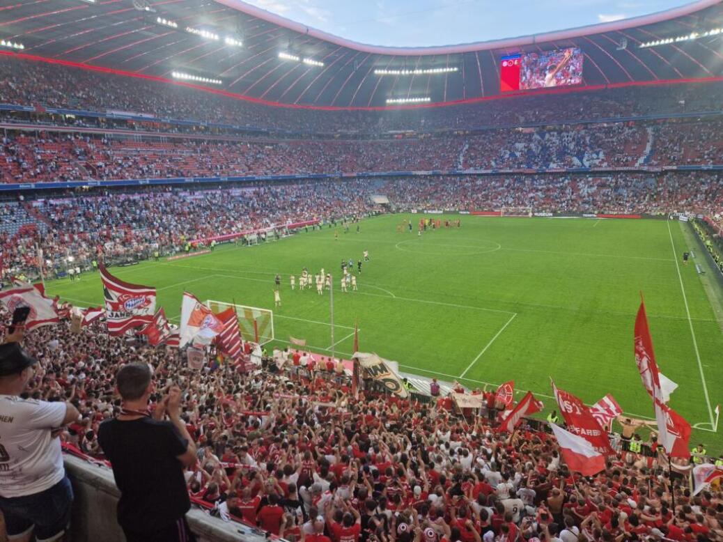 FC BAYERN  vs  SC Freiburg