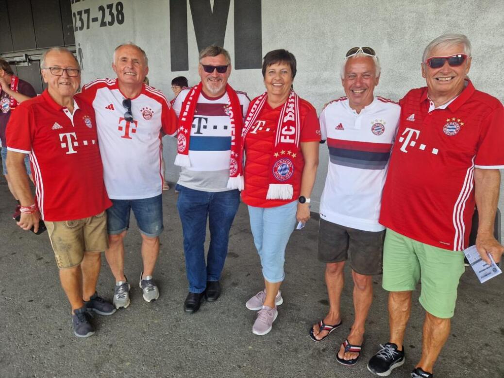 FC BAYERN  vs  SC Freiburg