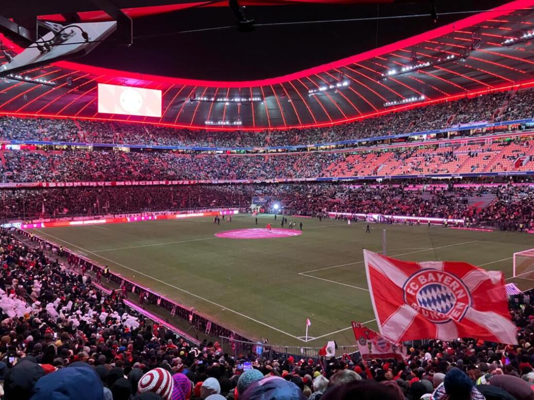 FC BAYERN  vs  FC Augsburg