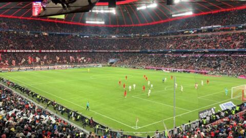 FC BAYERN  vs  FC Augsburg