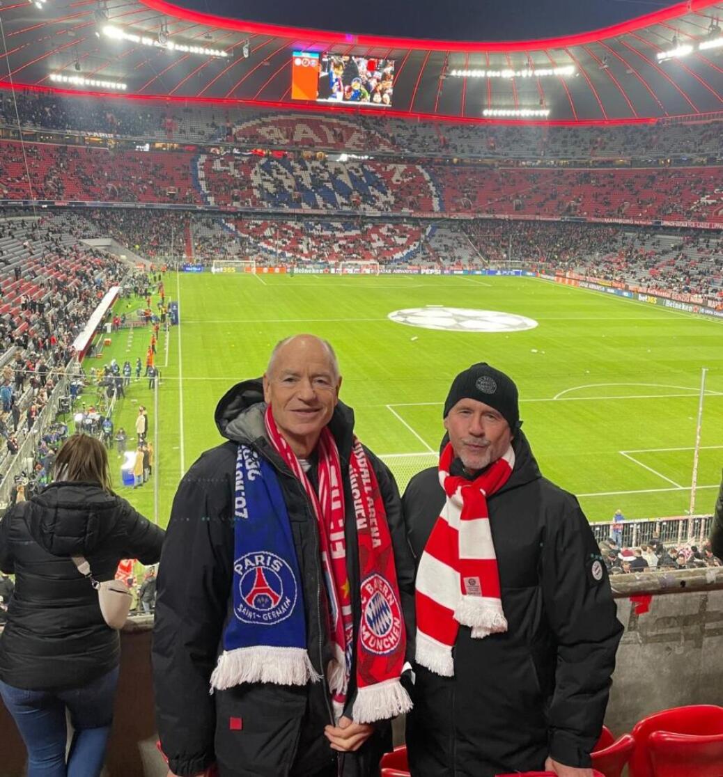 FC BAYERN  vs  Paris St. Germain