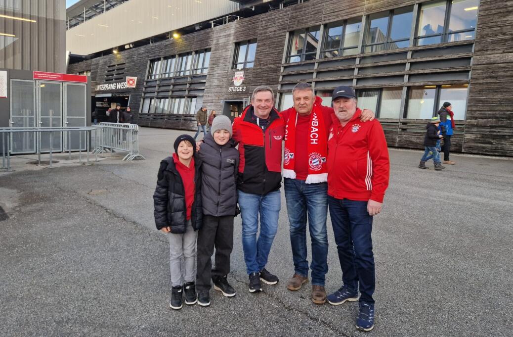 Red Bull Salzburg  vs  FC BAYERN